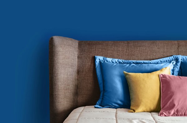 Optimiser l'espace de la chambre avec une tête de lit fonctionnelle et élégante