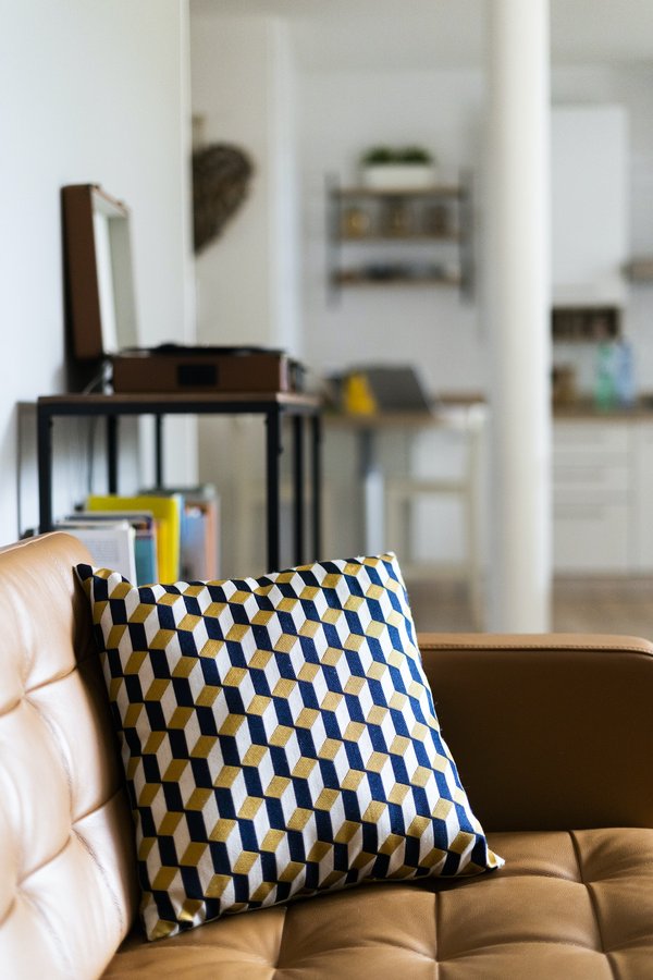 À la découverte du monde du coussin sur mesure pour intérieur